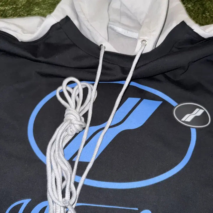 [BUNJANG] We11done Oversized Overlay Panel Logo Hoodie / We11done 웰던 오버사이즈드 오버레이 패널 로고 후디