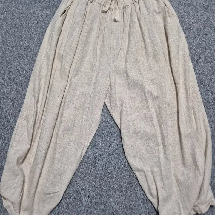 [BUNJANG] Malren Unisex Linen Balloon Pants Beige / 말렌 유니섹스 린넨 버튼 벌룬팬츠 베이지