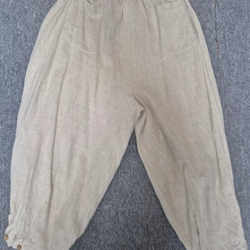 [BUNJANG] Malren Unisex Linen Balloon Pants Beige / 말렌 유니섹스 린넨 버튼 벌룬팬츠 베이지