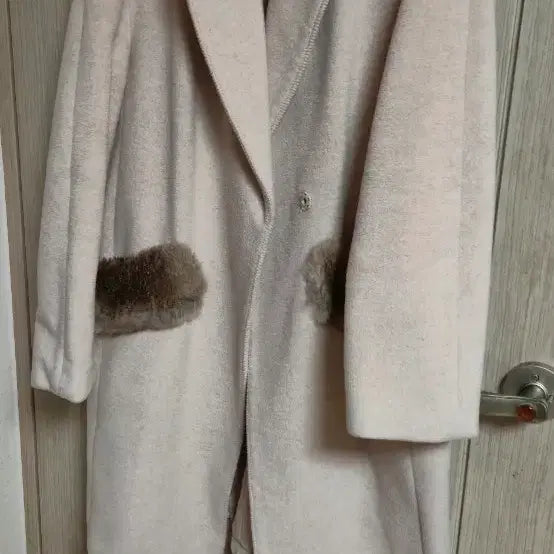 [BUNJANG] Misense Ivory Fur Pocket Coat / 미센스 아이보리색 퍼 포켓 코트