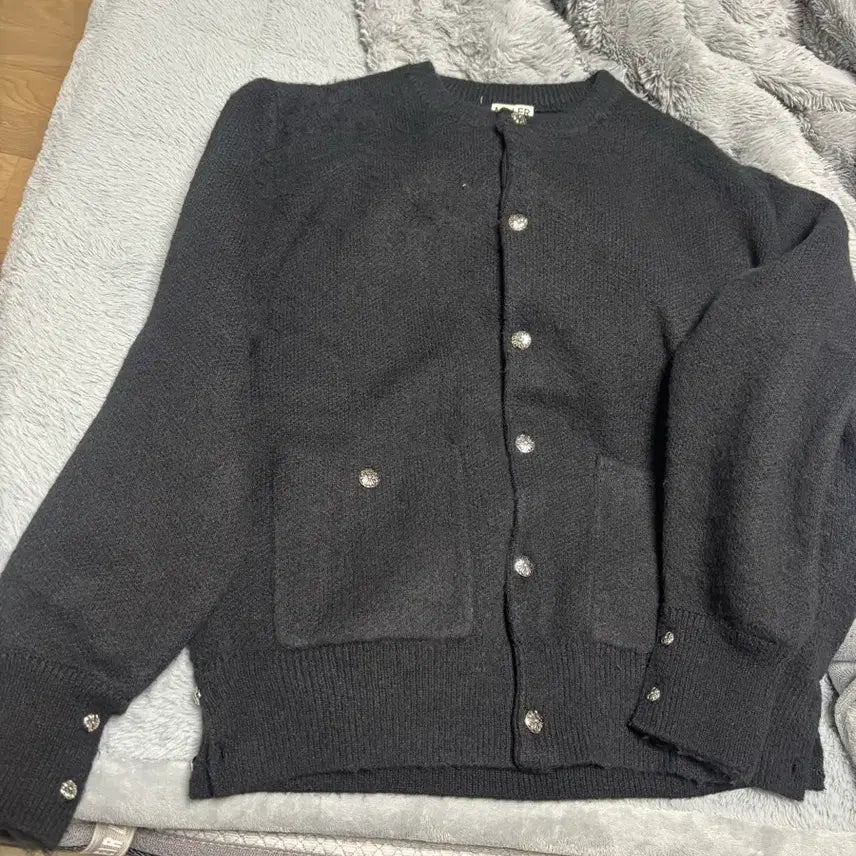 [BUNJANG] Loose Fit Angora Cardigan (Black) / 박시 루즈핏 가디건(블랙)