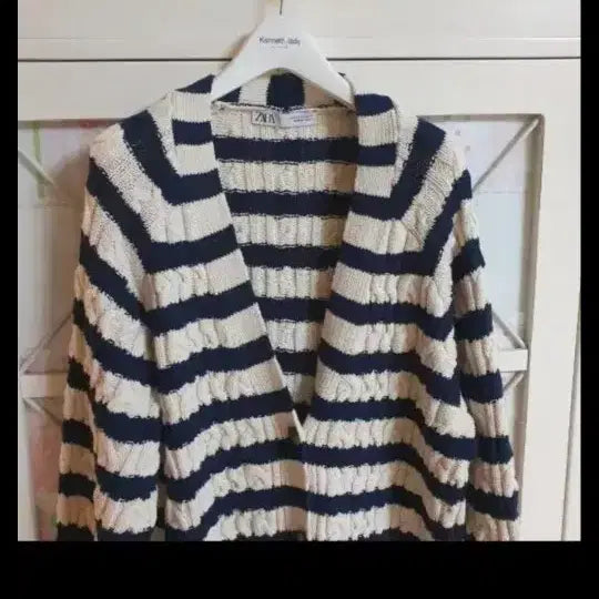 [BUNJANG] Zira Striped Knit Cardigan Sweater / 지라 줄무늬 니트 가디건 스웨터/55-66