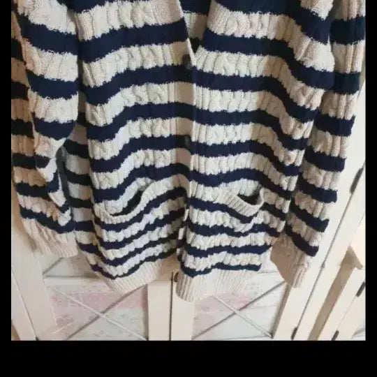 [BUNJANG] Zira Striped Knit Cardigan Sweater / 지라 줄무늬 니트 가디건 스웨터/55-66