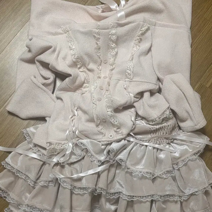 [BUNJANG] Pink Off-Shoulder Ruffle Skirt Set / 핑크 오프숄더 캉캉치마 셋업