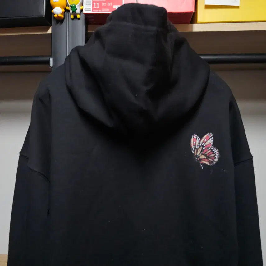 [BUNJANG] Valentino V Logo Sequin and Bead Embellished Oversized Hoodie / 발렌티노 블랙 V로고 스팽글+비즈장식 오버사이즈 여성 후드풀오버 100