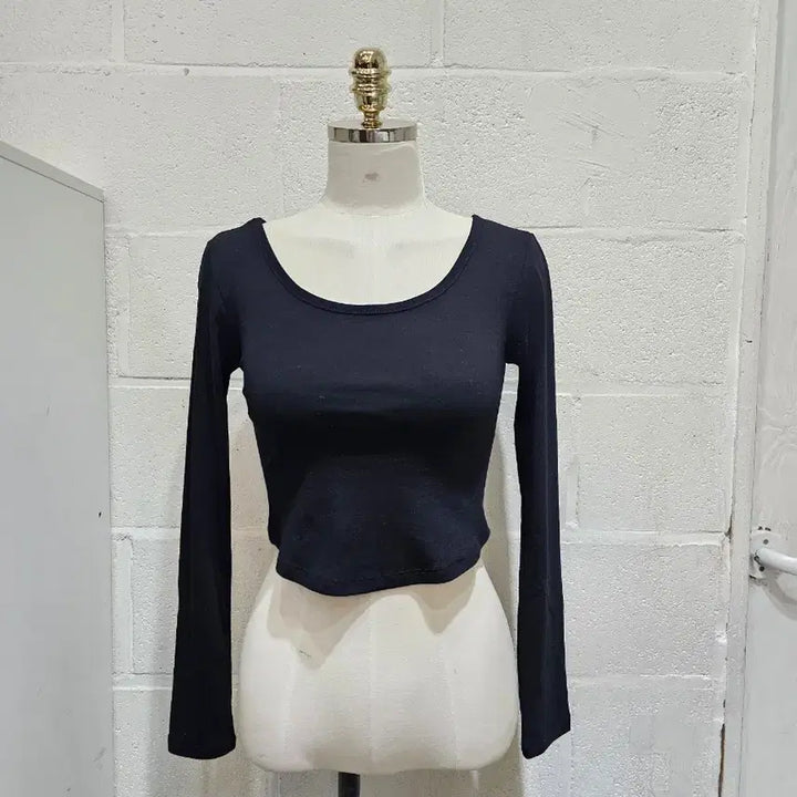 [BUNJANG] Basic U-Hem Crop Long Sleeve - Black / 밑단u 크롭 라운드 무지 긴팔- 블랙