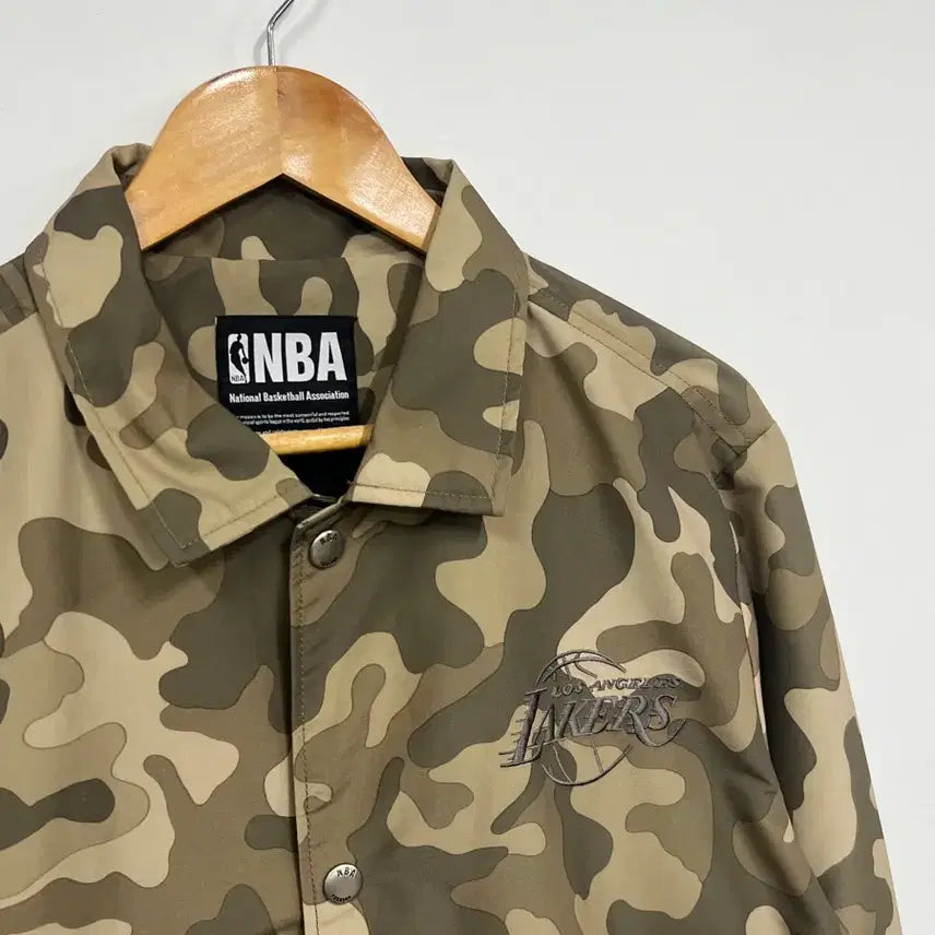 [BUNJANG] NBA LA Lakers Camo Pattern Coach Long Jacket / [105]  NBA 카모 패턴 LA 레이커스 코치 싱글 롱 자켓