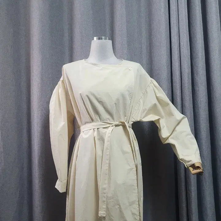 [BUNJANG] Cream Avant Maxi Dress / 크림 아방 바스락 맥시원피스