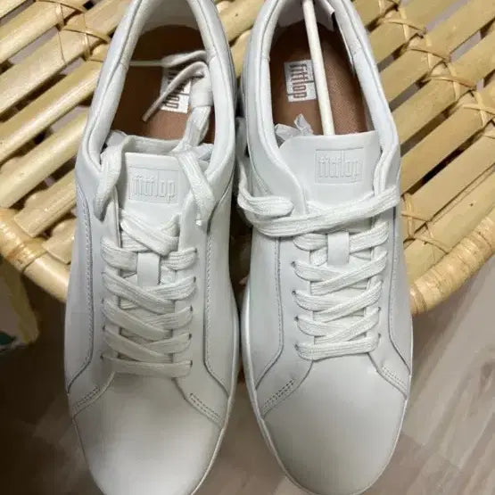 [BUNJANG] Fitflop Leather Sneakers White 245 / 핏플랍 레더 운동화 화이트 245사이즈