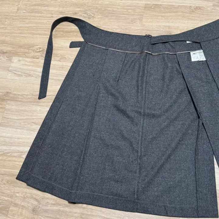 [BUNJANG] MaxMara Gray Wool Skirt (Size 26) / MaxMara 회색 모직 스커트 (26)
