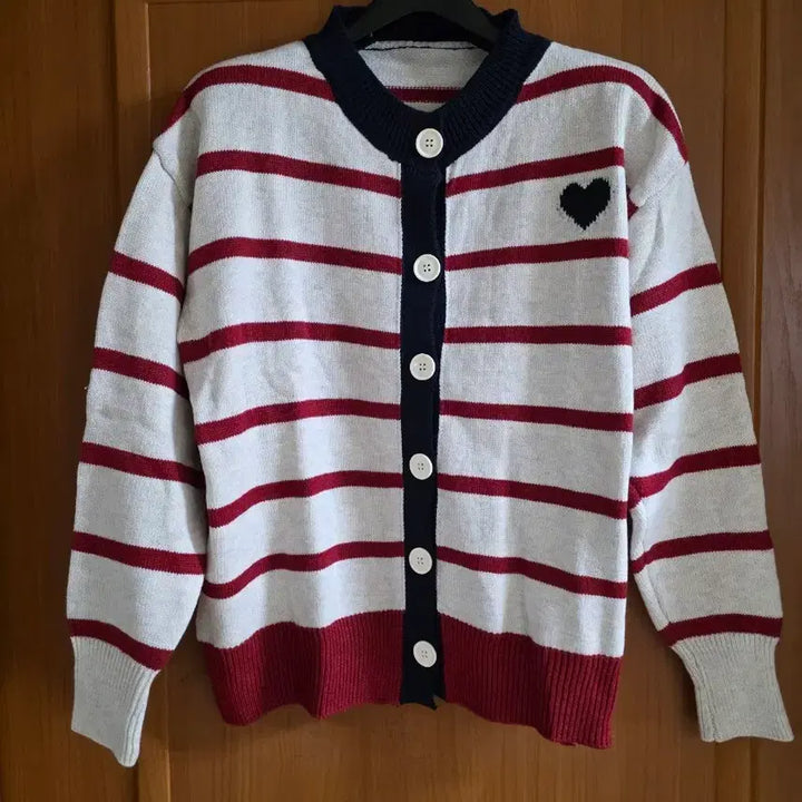[BUNJANG] Heart Pattern Striped Cardigan / (새상품) 하트무늬 포인트 단가라 가디건