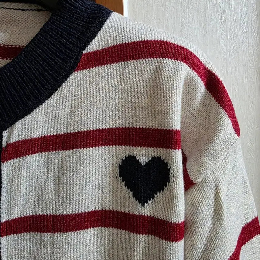 [BUNJANG] Heart Pattern Striped Cardigan / (새상품) 하트무늬 포인트 단가라 가디건
