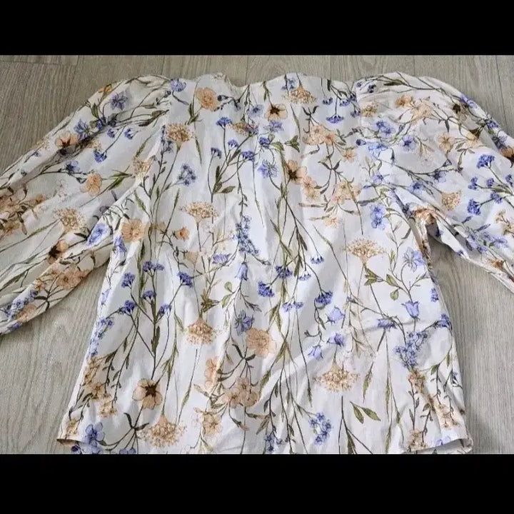 [BUNJANG] H&amp;M Floral Puff Sleeve Blouse / H&amp;M 플라워 퍼프소매블라우스
