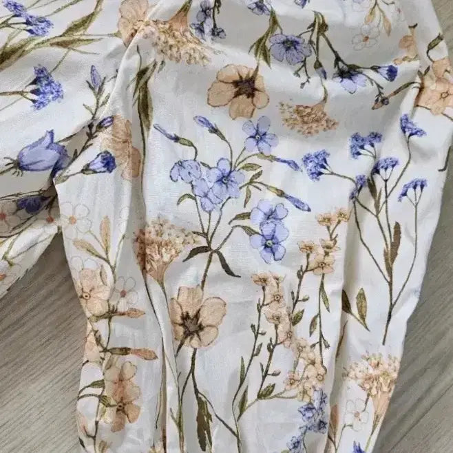 [BUNJANG] H&amp;M Floral Puff Sleeve Blouse / H&amp;M 플라워 퍼프소매블라우스