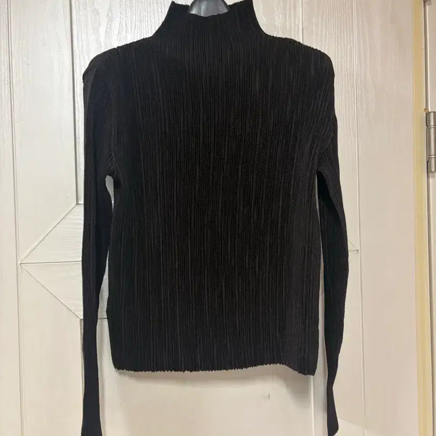 [SOLD OUT] 스파치오 탑(66)