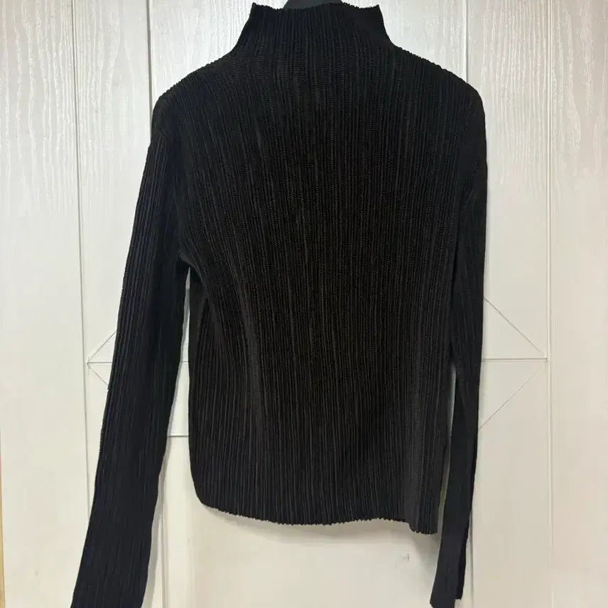 [SOLD OUT] 스파치오 탑(66)