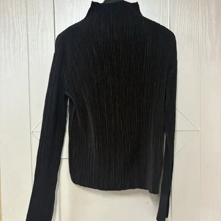 [SOLD OUT] 스파치오 탑(66)
