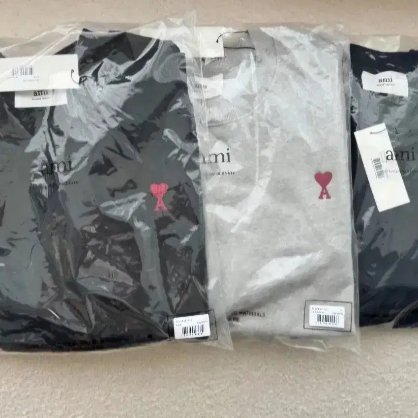 [BUNJANG] Ami Small Logo Sweatshirt / 초특가 무료배송/새상품) 아미 맨투맨 스몰로고 /