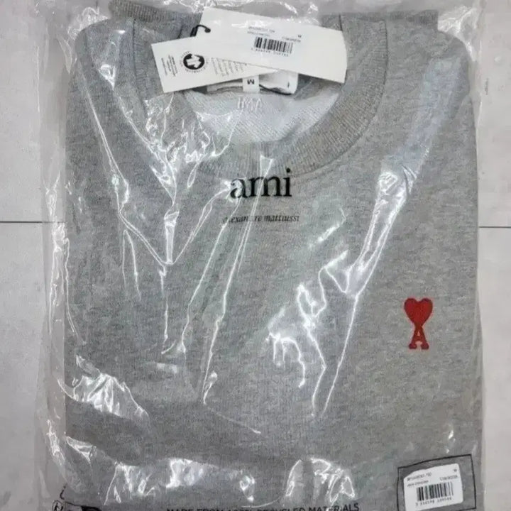 [BUNJANG] Ami Small Logo Sweatshirt / 초특가 무료배송/새상품) 아미 맨투맨 스몰로고 /
