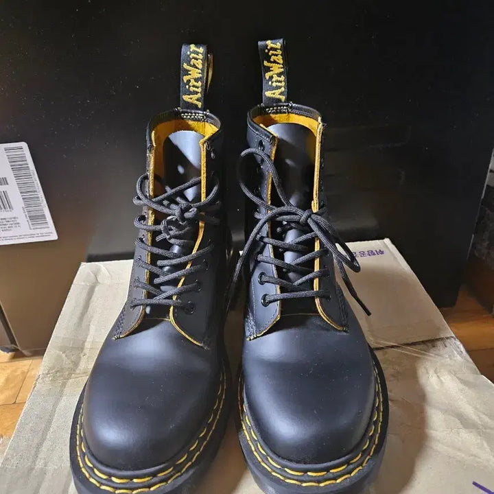 [BUNJANG] Dr. Martens Black Walker Boots (250mm) - Mint Condition / 새상품급 닥터마틴 블랙 워커 부츠 250사이즈 딱 1회 착용!!