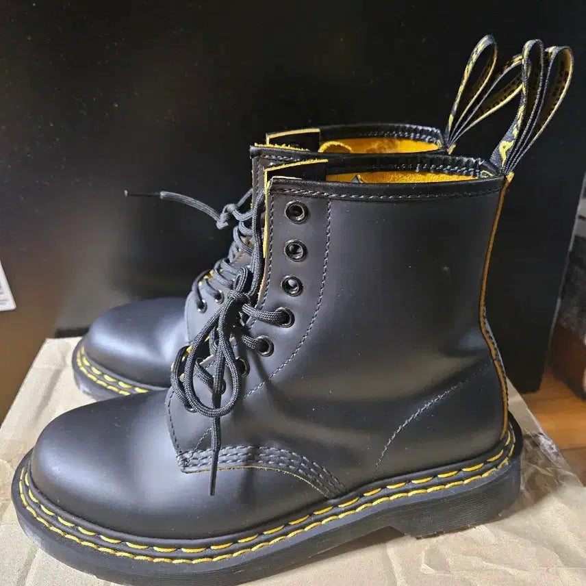 [BUNJANG] Dr. Martens Black Walker Boots (250mm) - Mint Condition / 새상품급 닥터마틴 블랙 워커 부츠 250사이즈 딱 1회 착용!!