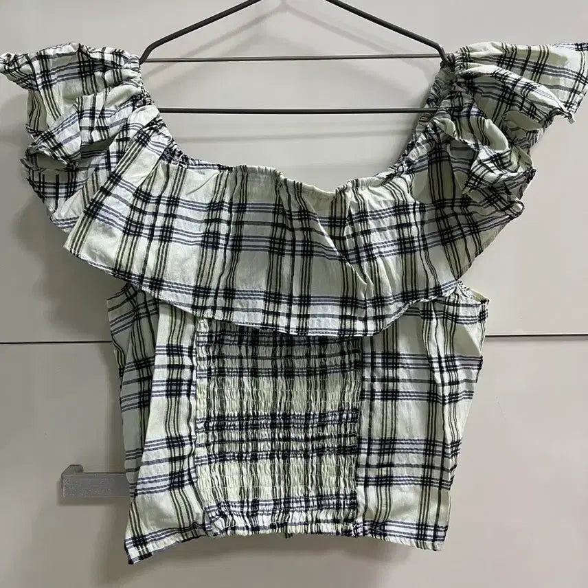 [BUNJANG] Off-Shoulder Ruffle Crop Top / 체크 오프숄더 블라우스 셔링 크롭탑