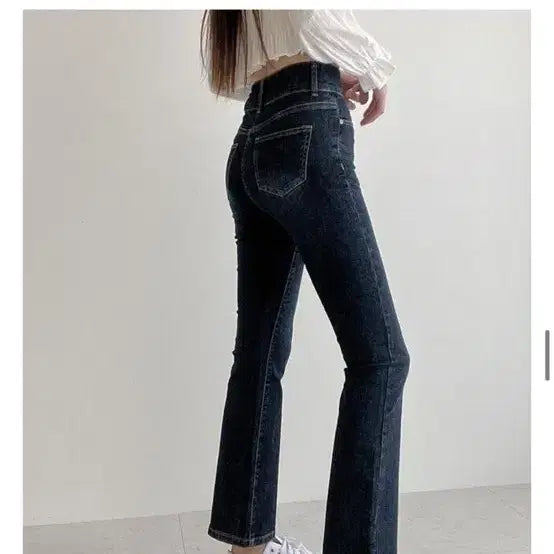 [BUNJANG] High-Waist Bootcut Denim Pants / 새상품 하이웨스트 투버튼 연청 부츠컷 데님 팬츠s