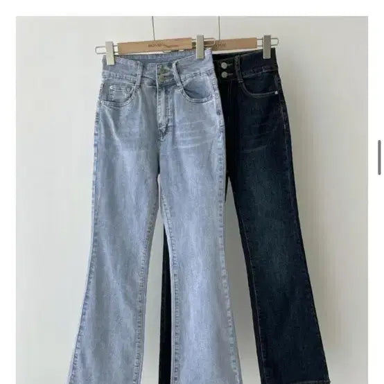 [BUNJANG] High-Waist Bootcut Denim Pants / 새상품 하이웨스트 투버튼 연청 부츠컷 데님 팬츠s
