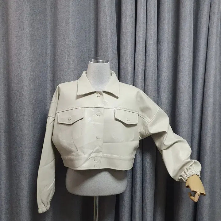 [BUNJANG] Ivory Eco-Leather Crop Jacket / 아이보리 에코레더 크롭자켓