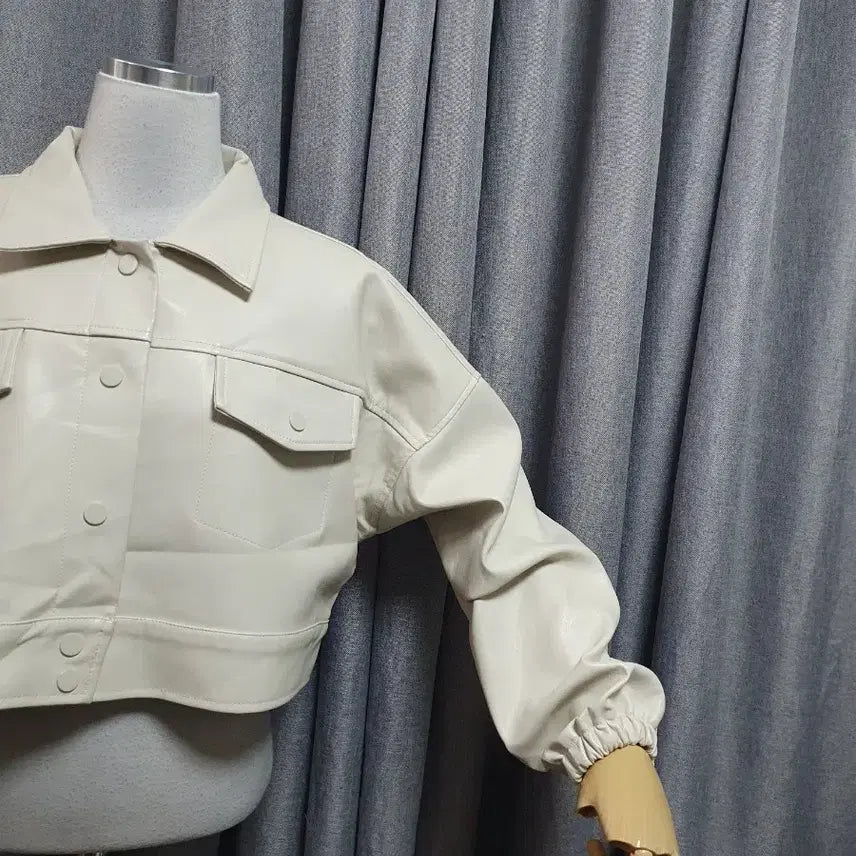 [BUNJANG] Ivory Eco-Leather Crop Jacket / 아이보리 에코레더 크롭자켓