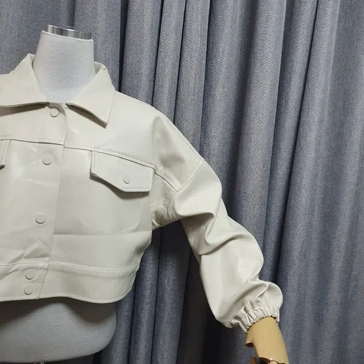 [BUNJANG] Ivory Eco-Leather Crop Jacket / 아이보리 에코레더 크롭자켓