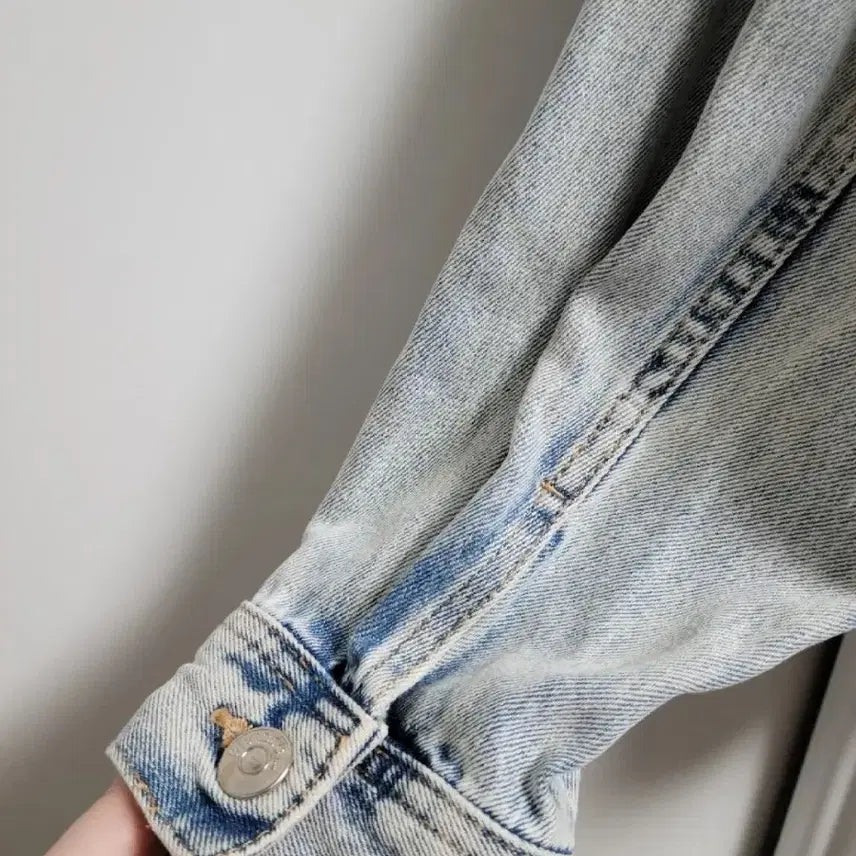 [SOLD OUT] H&amp;M 연청 데님 자켓 M 사이즈