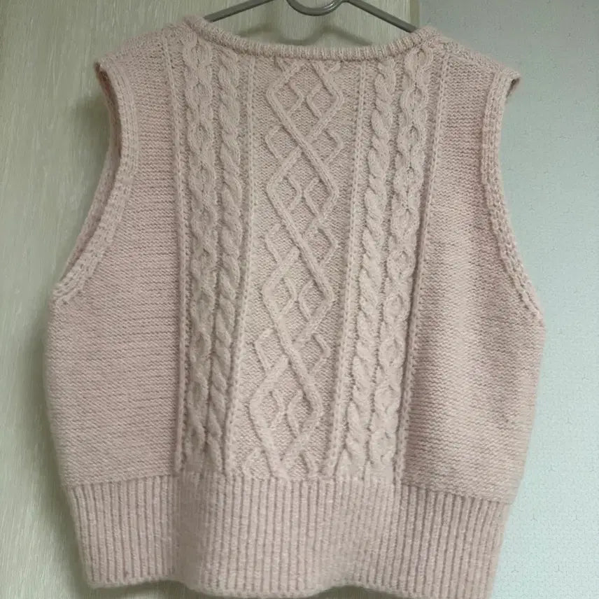 [BUNJANG] Miel Cable Knit Vest / 미엘 니트 베스트