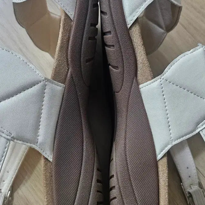 [BUNJANG] Hush Puppies Ivory Sandals 250 New / 허시파피 아이보리 샌들 250 새상품