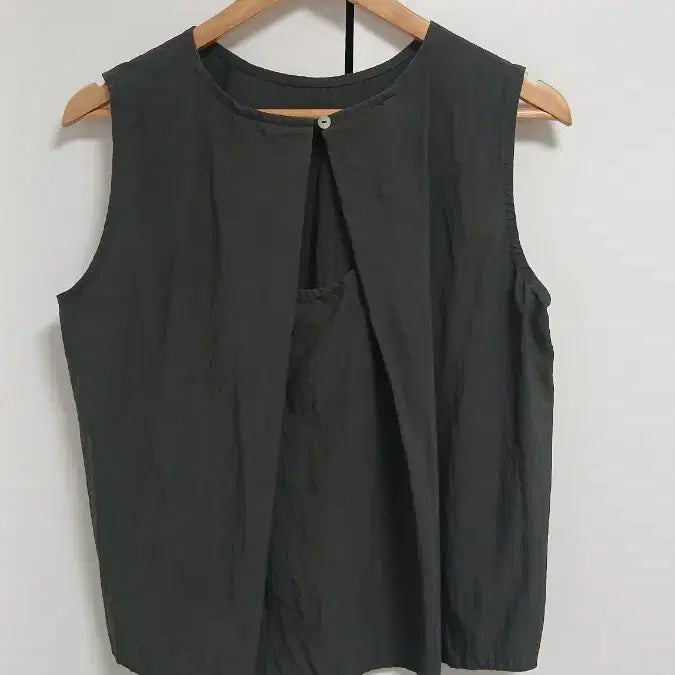 [BUNJANG] Gray Sleeveless Blouse / 그레이 나시 블라우스