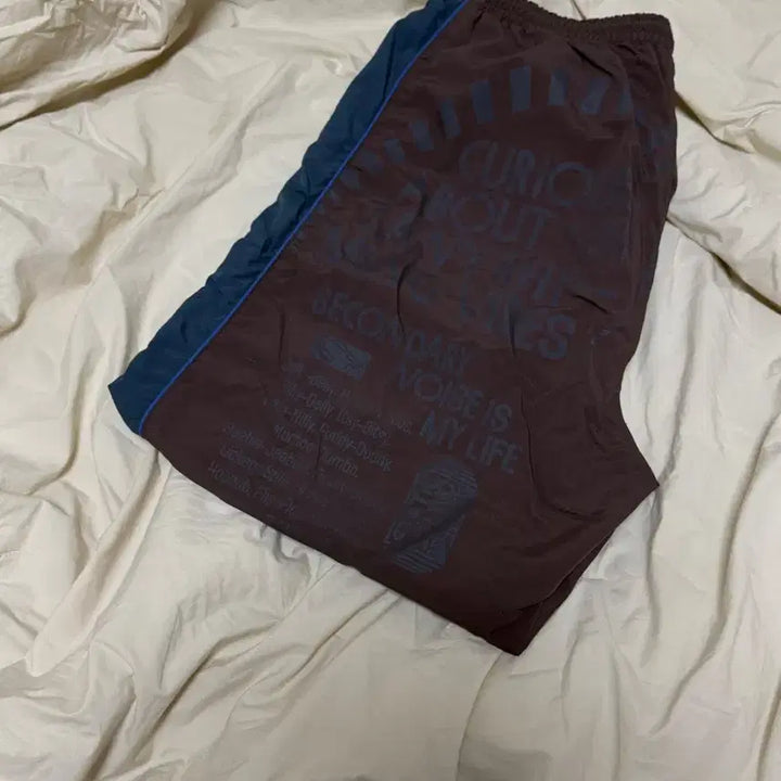 [BUNJANG] L Cachette Jinggle World Track Pants Brown / [L] 테켓 징글 월드 트랙팬츠 브라운