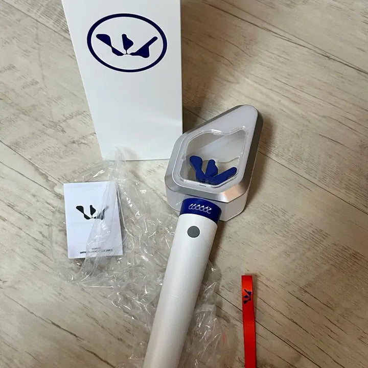 [BUNJANG] WOODZ Cho Seung Youn Official Light Stick Ver. 2 / 우즈 조승연 응원봉 오피셜 라이트 스틱 버전2