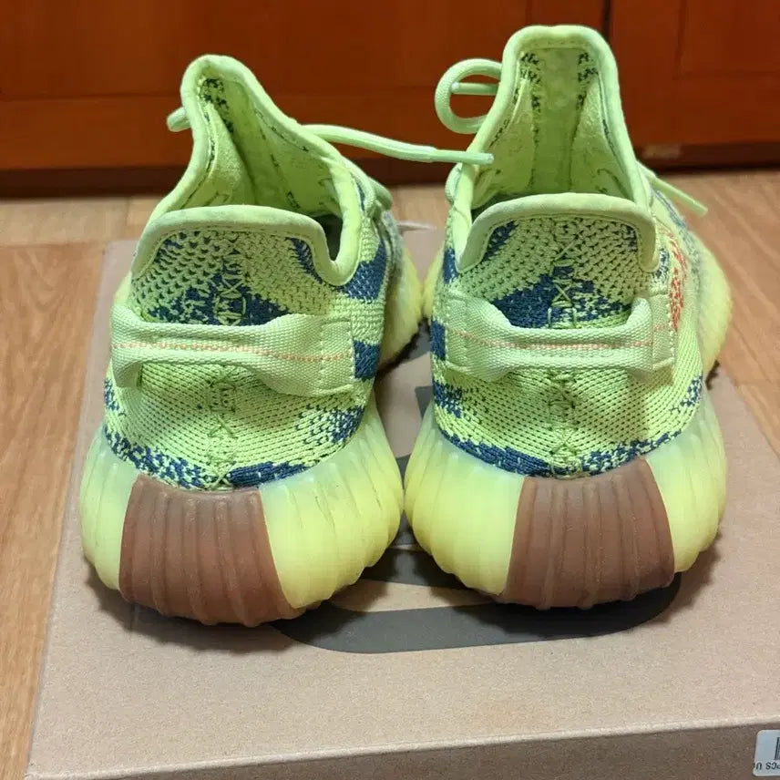[BUNJANG] Adidas Yeezy Boost 350 V2 Frozen Yellow Sneakers / [275]아디다스 이지부스트 350 v2 프로즌 옐로우