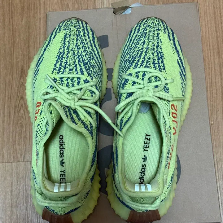 [BUNJANG] Adidas Yeezy Boost 350 V2 Frozen Yellow Sneakers / [275]아디다스 이지부스트 350 v2 프로즌 옐로우