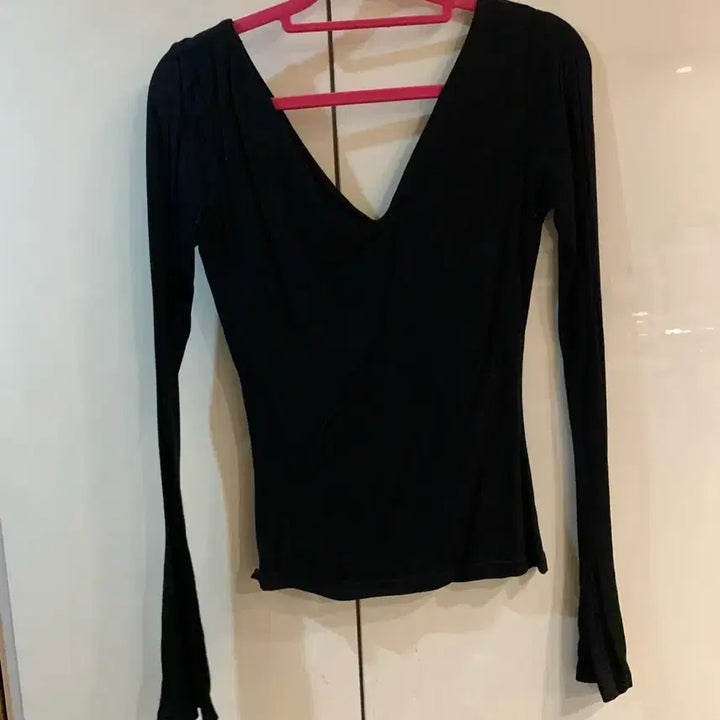 [BUNJANG] Double S Black V-neck Long Sleeve T-shirt / 더블에스 블랙 브이넥 긴팔 티셔츠