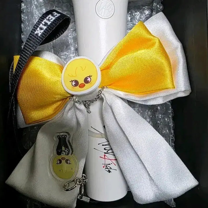 [BUNJANG] Stray Kids Felix Magic School Ribbon and Strap Bundle / 필릭스 응원봉 리본 매직스쿨 스트랩 일괄