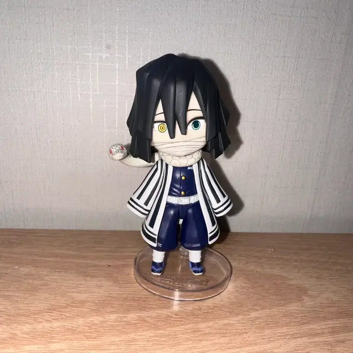 [BUNJANG] Demon Slayer Obanai Iguro Mini Figurine / 귀멸의 칼날 오바나이 이구로 미니아츠 피규어