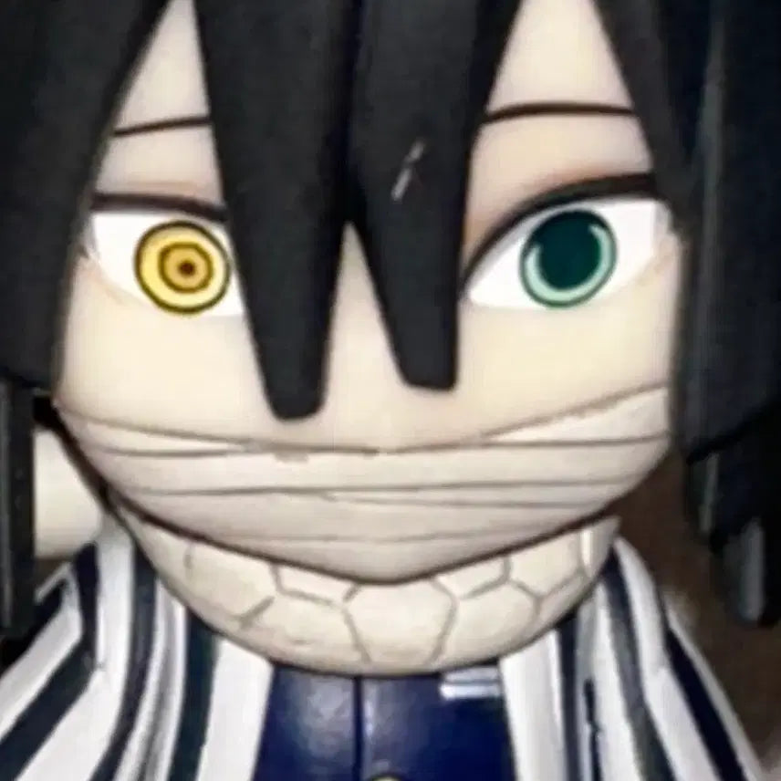 [BUNJANG] Demon Slayer Obanai Iguro Mini Figurine / 귀멸의 칼날 오바나이 이구로 미니아츠 피규어