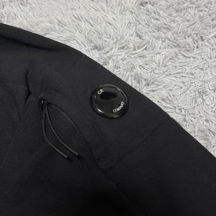 [BUNJANG] CP Company Lens Patch Sweatshirt / CP컴퍼니 렌즈 와펜 맨투맨