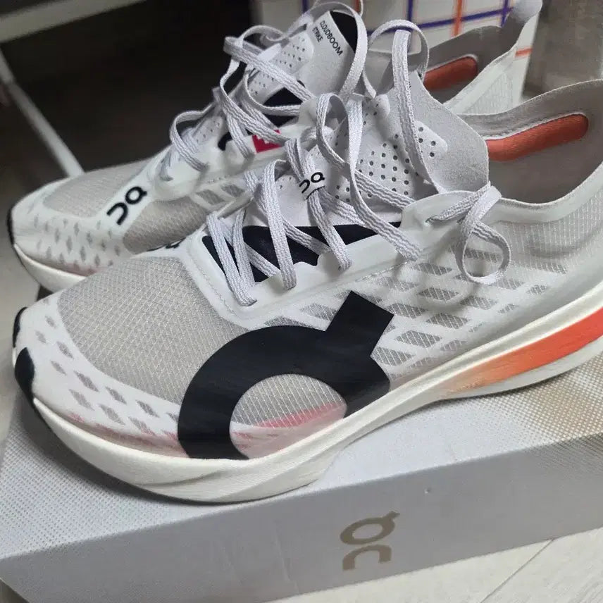 [BUNJANG] On Cloudboom Strike Carbon Running Shoes / [255사이즈] 온 클라우드붐 스트라이크 카본 러닝화 새제품 팝니다!