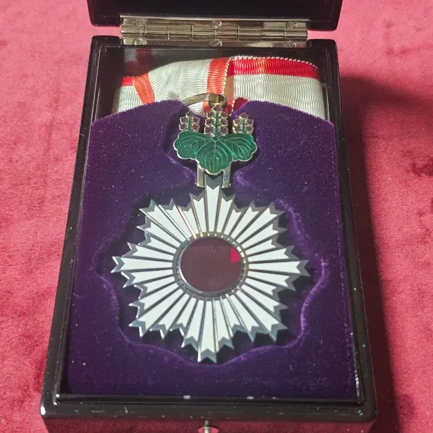 [BUNJANG] Japanese Order of the Rising Sun, 3rd Class / 일본 욱일장 훈장  [훈3등]