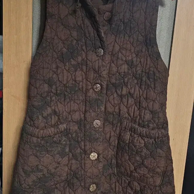 [BUNJANG] Quilted Hooded Long Vest / 면 누빔 퀼팅 후드 롱조끼 프리사이즈