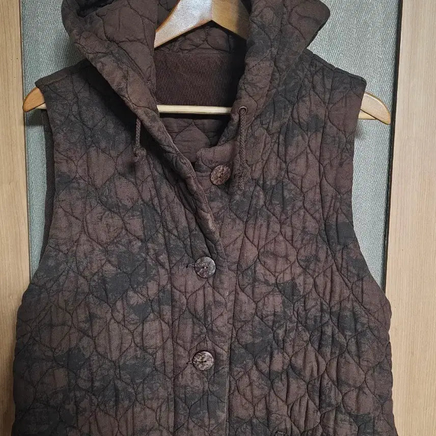 [BUNJANG] Quilted Hooded Long Vest / 면 누빔 퀼팅 후드 롱조끼 프리사이즈