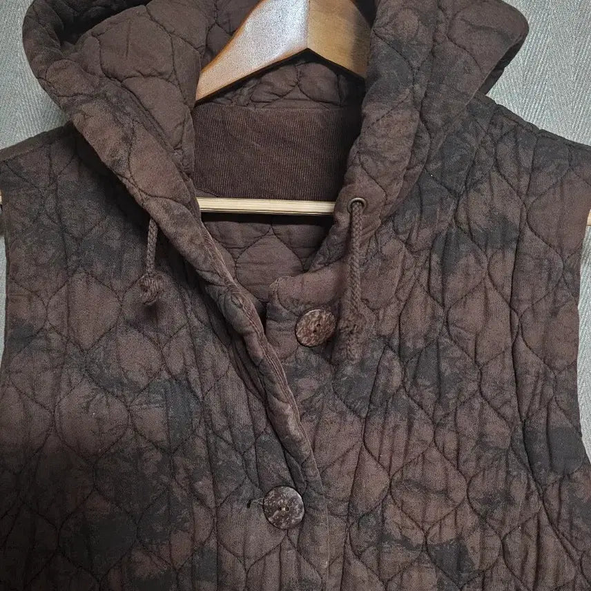 [BUNJANG] Quilted Hooded Long Vest / 면 누빔 퀼팅 후드 롱조끼 프리사이즈