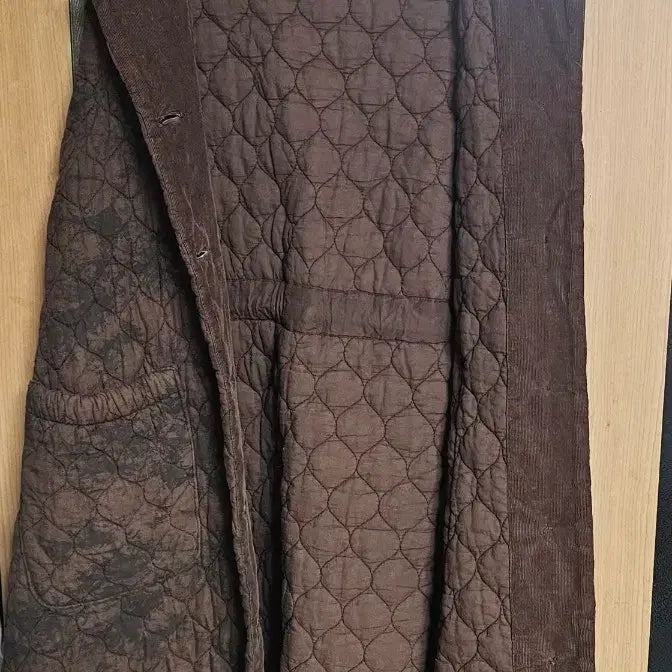[BUNJANG] Quilted Hooded Long Vest / 면 누빔 퀼팅 후드 롱조끼 프리사이즈
